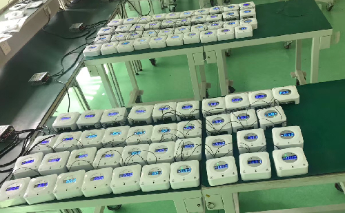 創世電子壓差測控器24小時老化測試進行中